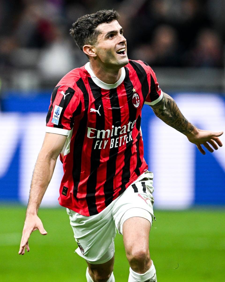 AC米兰训练开放日；清晨队长鼓劲引欢呼；国王杯在即；心理建设被强调的简单介绍