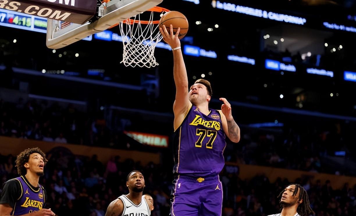 清晨斯图加特手感冰凉：NBA总决赛节点到来，悬念犹存，赛程密集仍需轮换(nba最燃时刻)